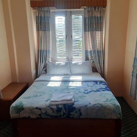 Hotel Celesty Inn Pokhara Kültér fotó