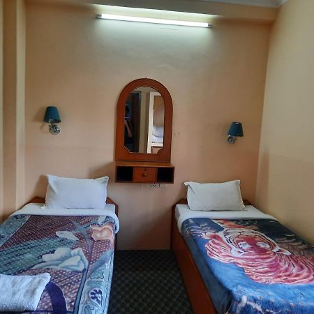 Hotel Celesty Inn Pokhara Kültér fotó
