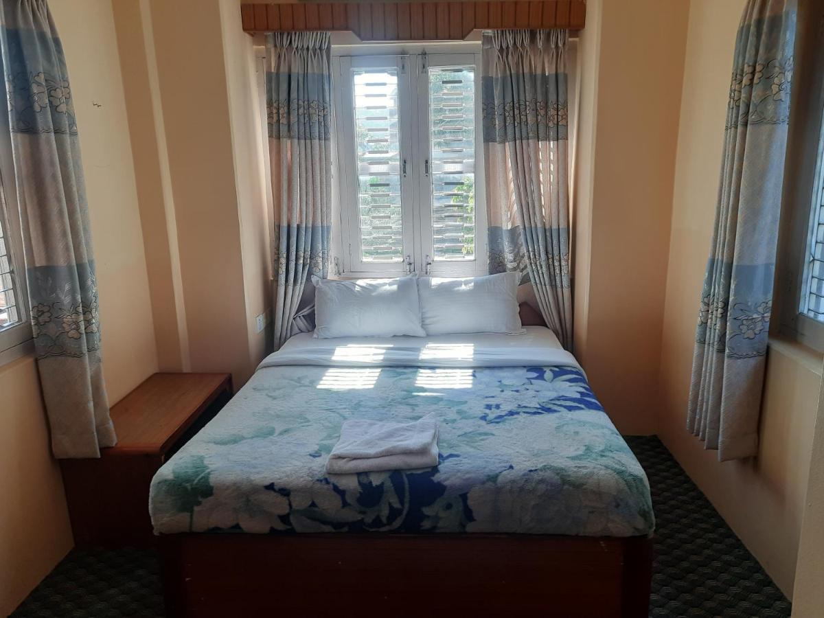Hotel Celesty Inn Pokhara Kültér fotó