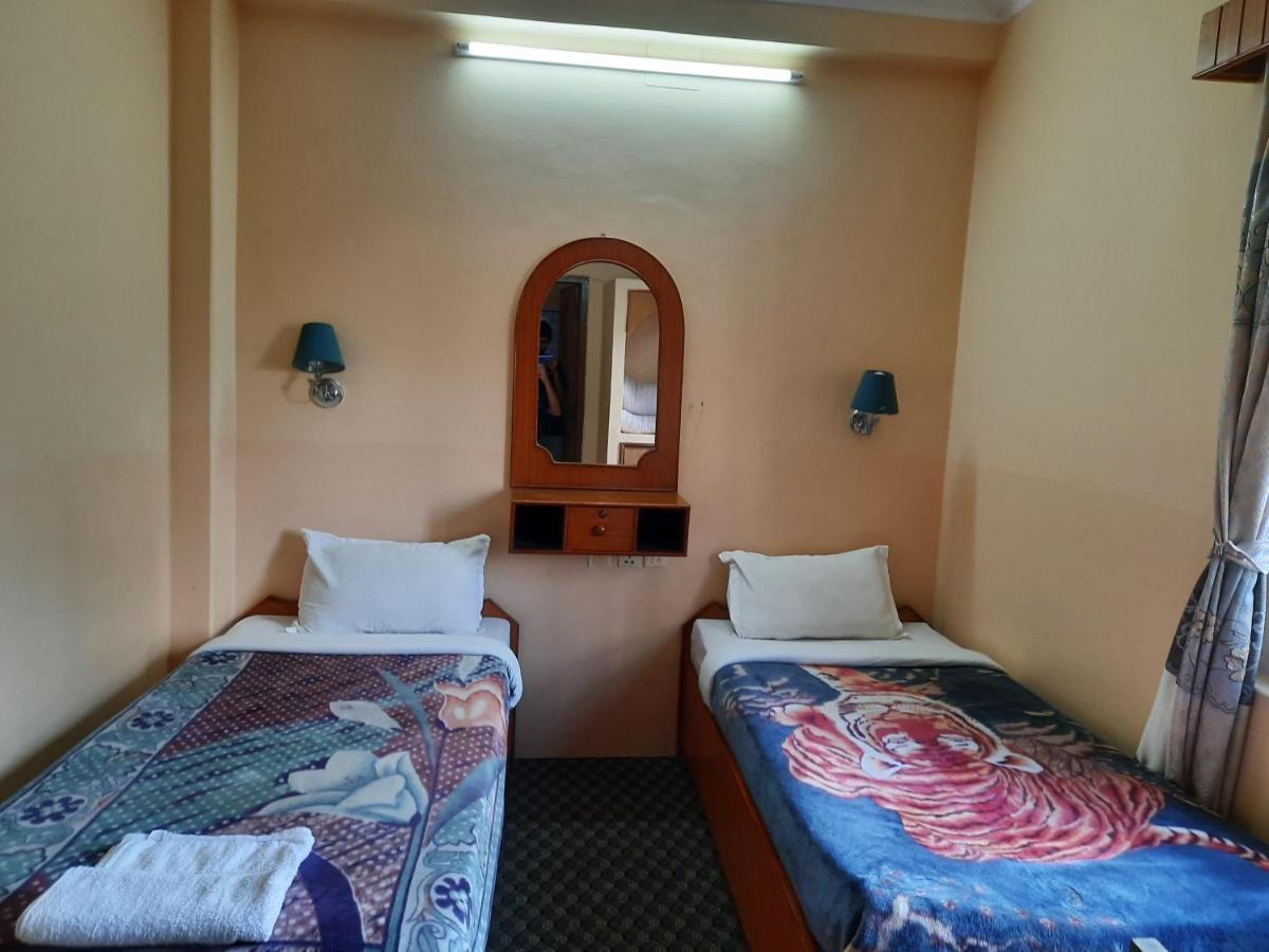 Hotel Celesty Inn Pokhara Kültér fotó