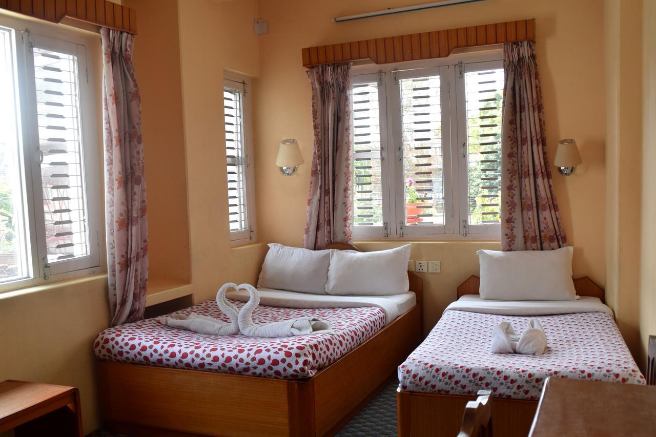 Hotel Celesty Inn Pokhara Kültér fotó