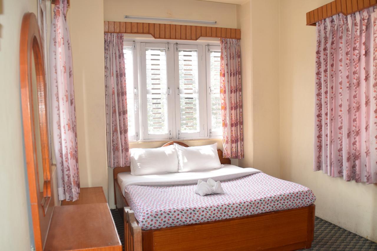 Hotel Celesty Inn Pokhara Kültér fotó