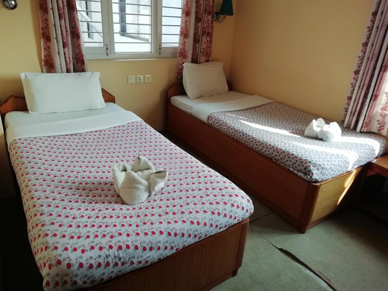 Hotel Celesty Inn Pokhara Kültér fotó
